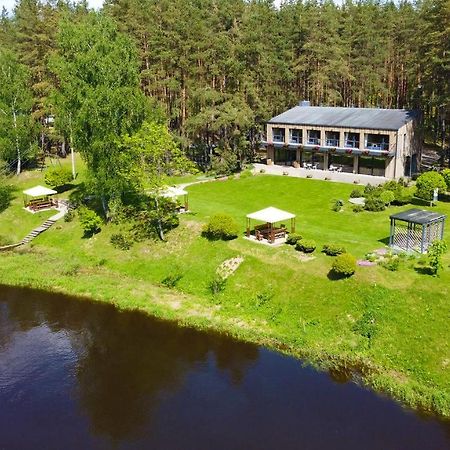 Pusu Takas Hotel Andrioniskis Exterior photo