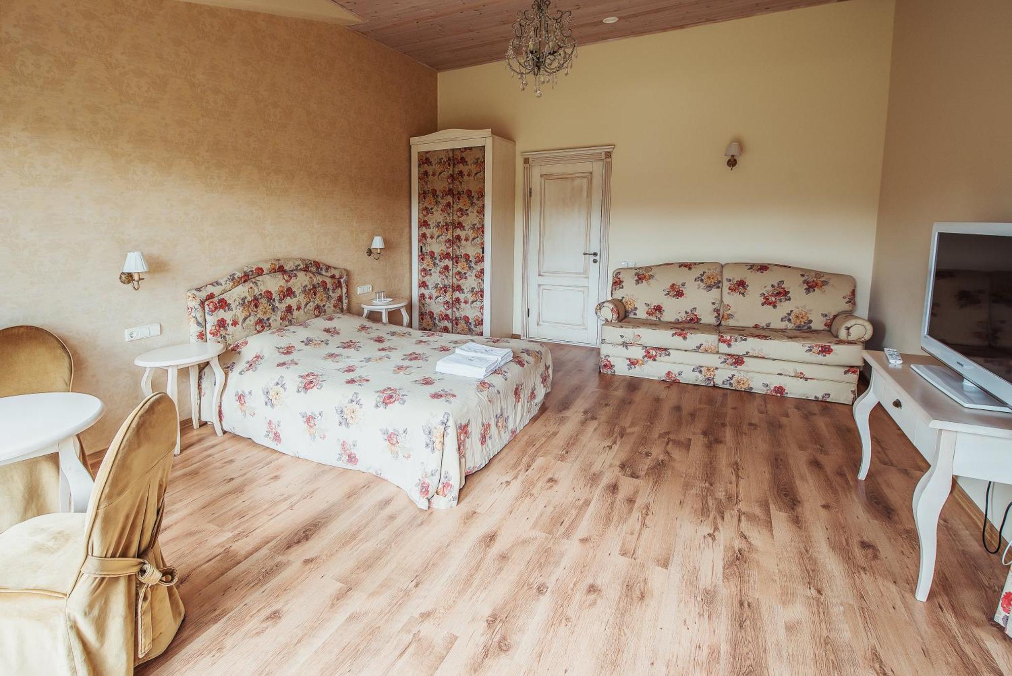 Pusu Takas Hotel Andrioniskis Room photo